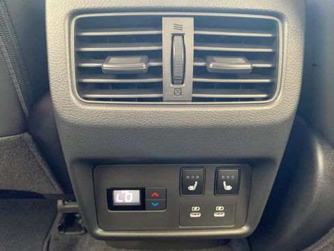 Used 2026 Nissan Rogue Platinum w/ Platinum Premium Package AWD/4WD image 28