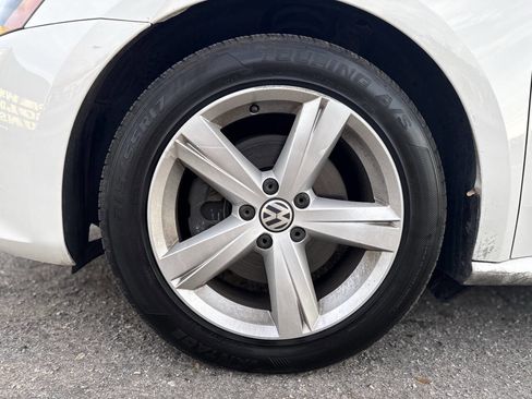 Used 2015 Volkswagen Passat 1.8T Limited Edition image 27