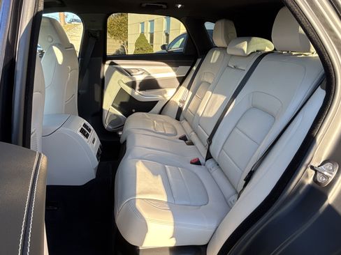 Certified 2025 Jaguar F-PACE R-Dynamic S image 18