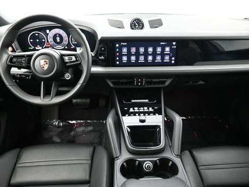 Certified 2025 Porsche Cayenne Coupe AWD/4WD image 6