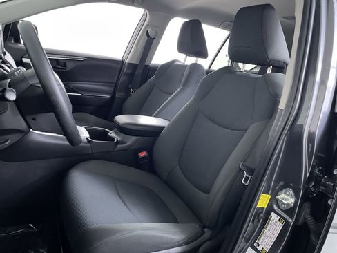 Used 2022 Toyota RAV4 LE FWD image 12