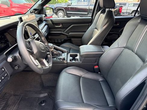 Used 2025 Toyota 4Runner Limited w/ Tow Technology Package AWD/4WD image 11