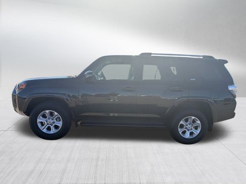 Used 2023 Toyota 4Runner SR5 Premium image 4
