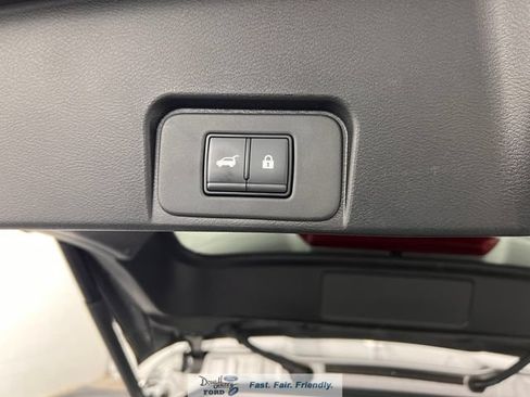Used 2025 Nissan Rogue SV FWD image 31