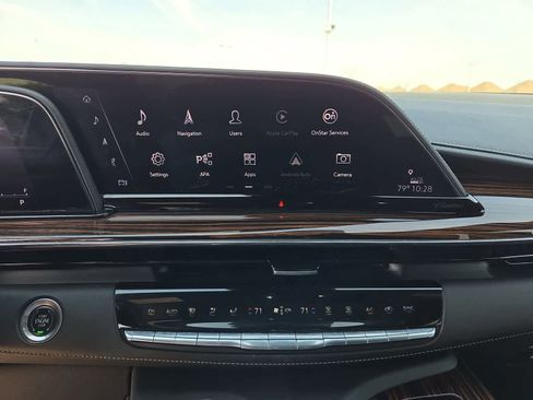 Used 2021 Cadillac Escalade Premium Luxury AWD/4WD image 27