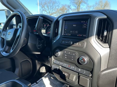 Used 2025 Chevrolet Silverado 2500 Custom w/ Custom Value Package image 35