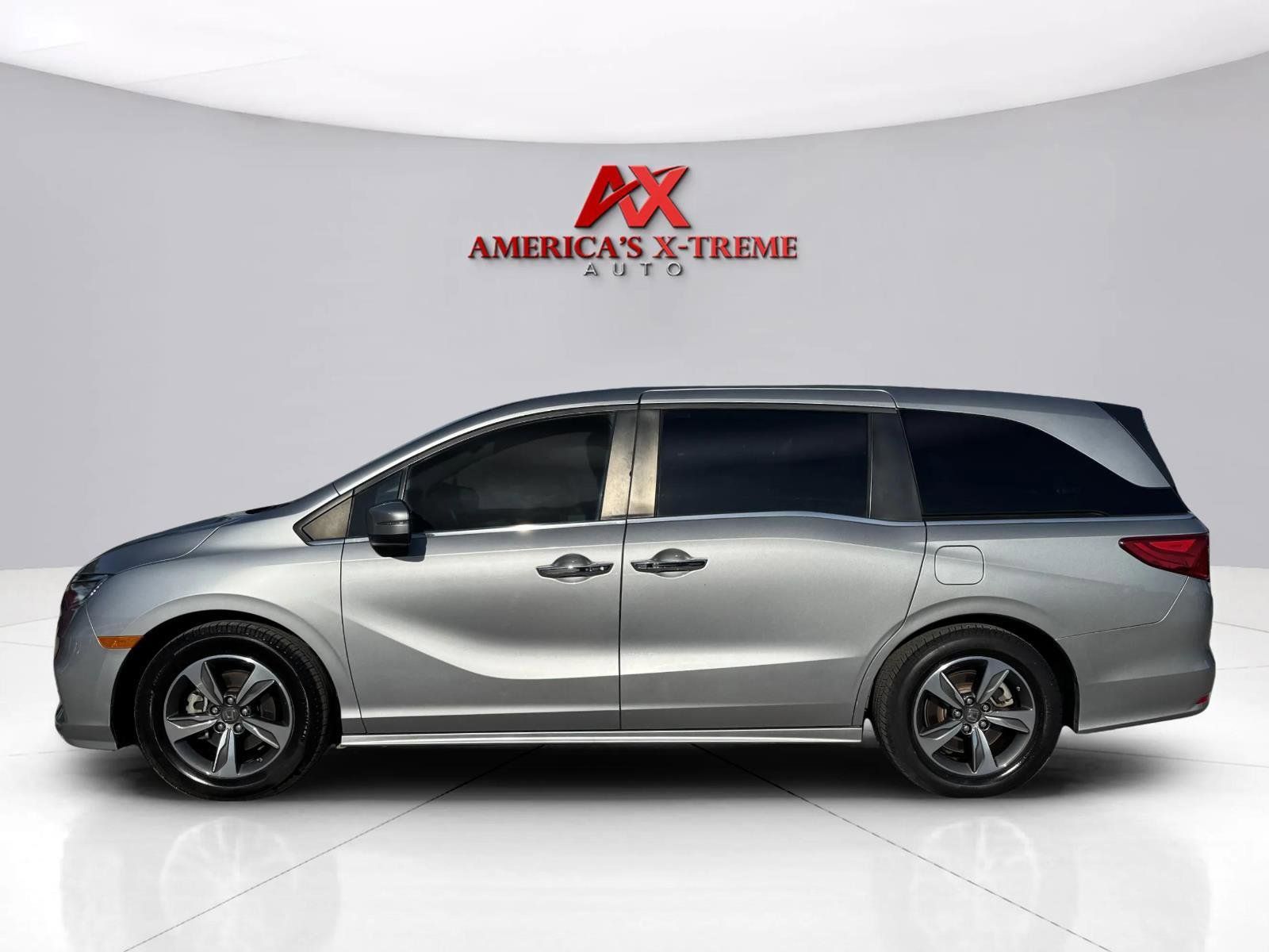 Used 2019 Honda Odyssey Touring image 2