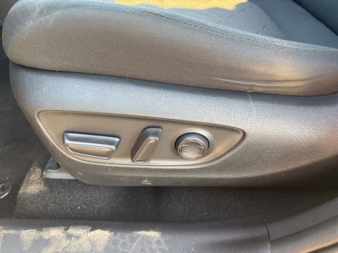 Used 2021 Toyota RAV4 XLE image 43