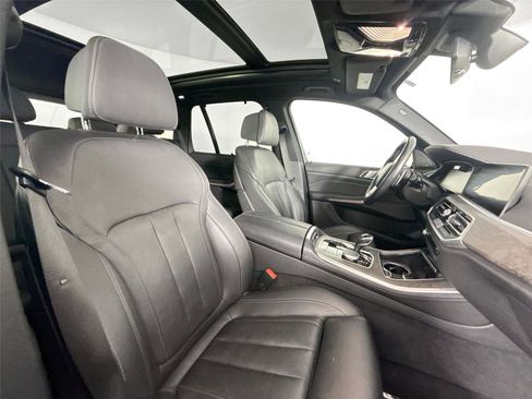 Used 2020 BMW X5 xDrive50i w/ Executive Package image 45