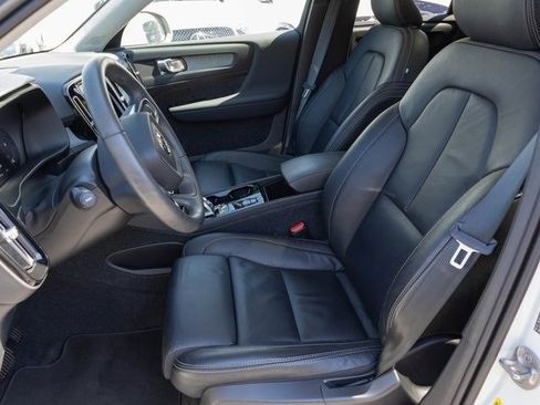 Used 2024 Volvo XC40 B5 Plus image 14