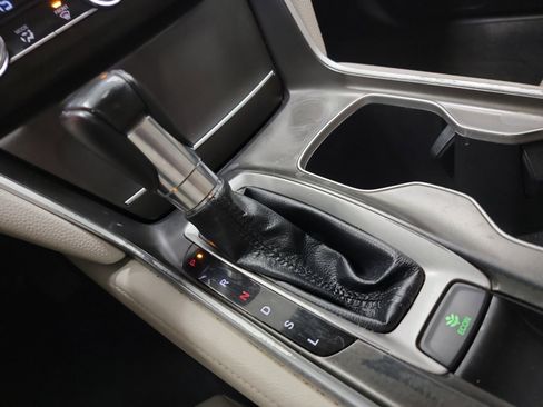 Used 2018 Honda Accord EX-L image 27