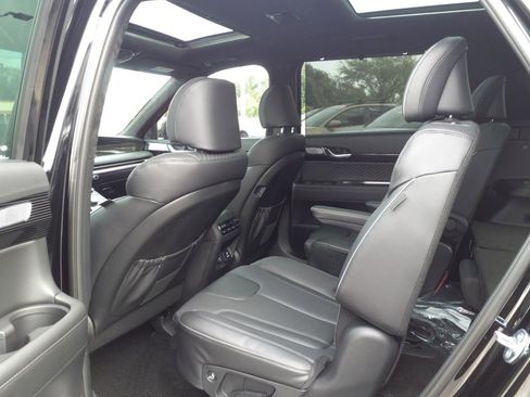 Certified 2024 Hyundai Palisade Calligraphy image 8