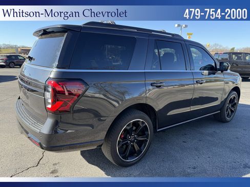 Used 2022 Ford Expedition Limited image 5