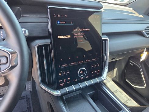 Certified 2025 GMC Acadia Elevation image 25