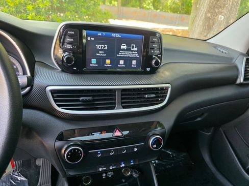 Used 2019 Hyundai Tucson SE FWD image 16