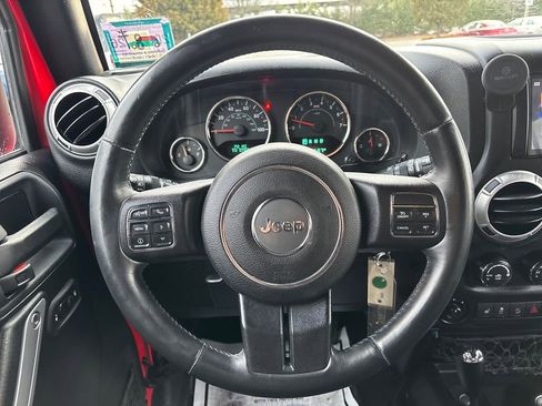 Used 2015 Jeep Wrangler Unlimited Sahara w/ Dual Top Group image 21