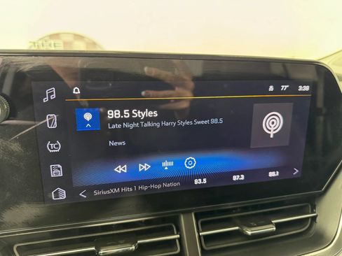 Used 2026 Chevrolet Trax LT FWD image 19