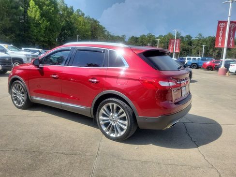 Used 2016 Lincoln MKX Reserve w/ Technology Package FWD image 3