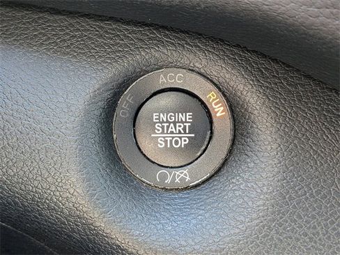 Used 2021 Jeep Cherokee Latitude Plus image 29