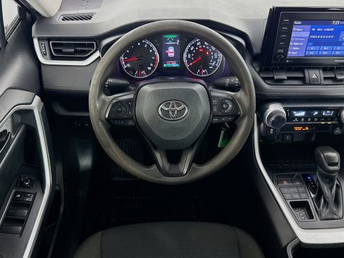 Used 2022 Toyota RAV4 LE AWD/4WD image 16