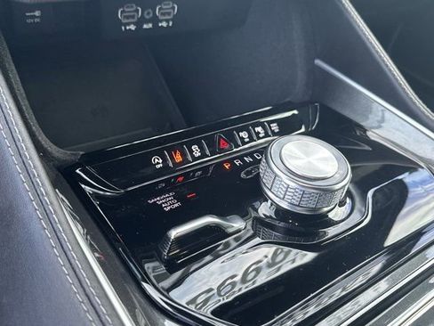 Used 2023 Jeep Wagoneer 4WD w/ Convenience Group I image 29