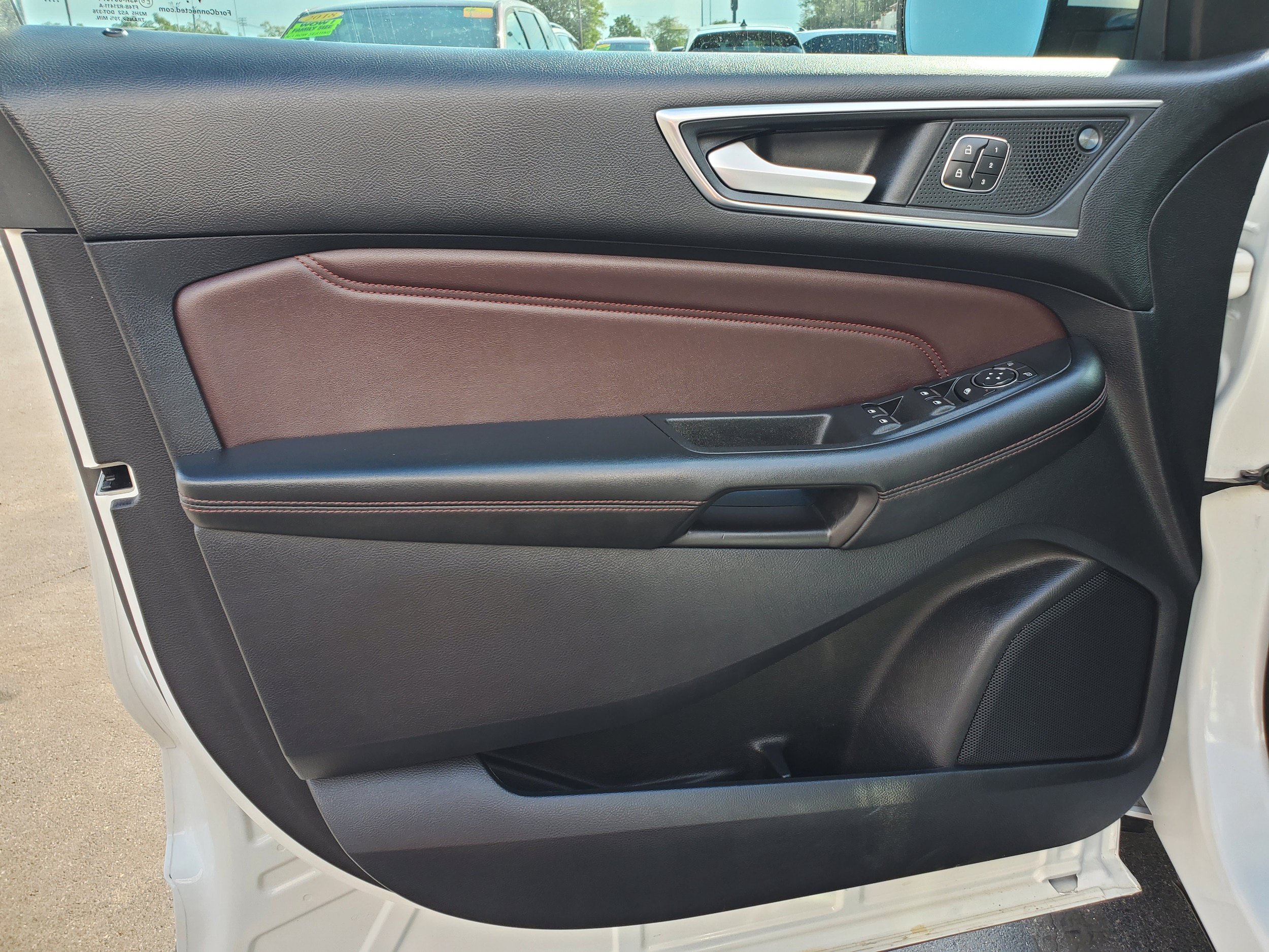 Used 2021 Ford Edge Titanium w/ Equipment Group 301A FWD image 10