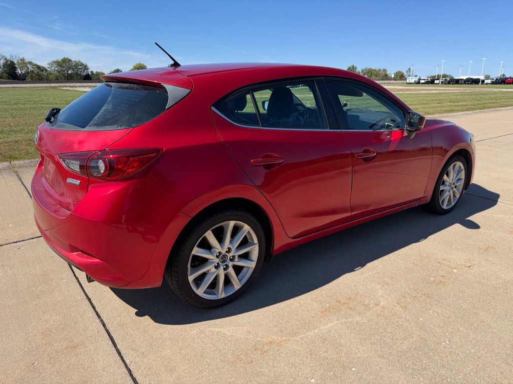 Used 2017 MAZDA MAZDA3 Touring FWD image 3