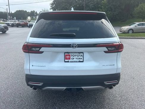 Used 2025 Toyota Grand Highlander AWD Hybrid image 4
