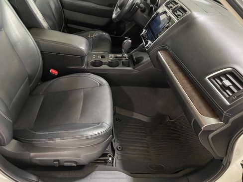 Used 2018 Subaru Outback 3.6R Limited image 32