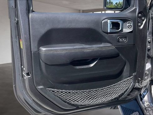 Used 2023 Jeep Wrangler Unlimited Sahara AWD/4WD image 20