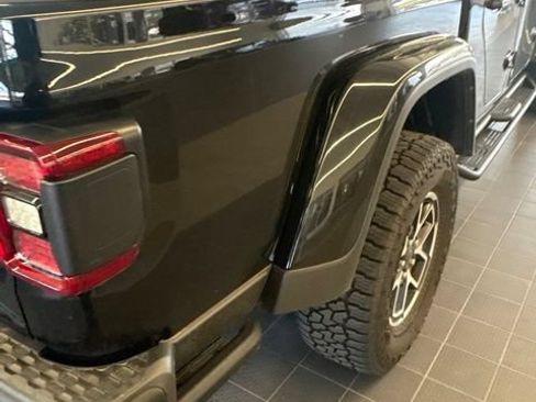 Used 2025 Jeep Gladiator Rubicon AWD/4WD image 12