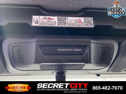 Used 2025 Jeep Wrangler Sport AWD/4WD image 19