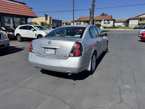 Used 2006 Nissan Altima 3.5 SE FWD image 5
