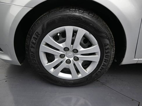 Used 2020 Chevrolet Sonic LT image 9