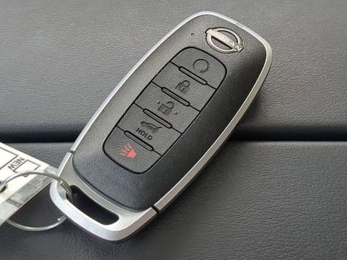 Certified 2025 Nissan Rogue SL w/ Tech Package image 29