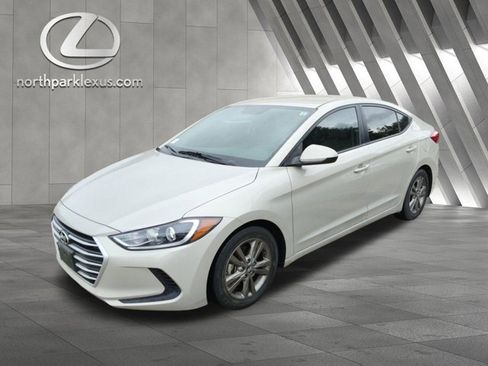 Used 2017 Hyundai Elantra SE FWD image 3
