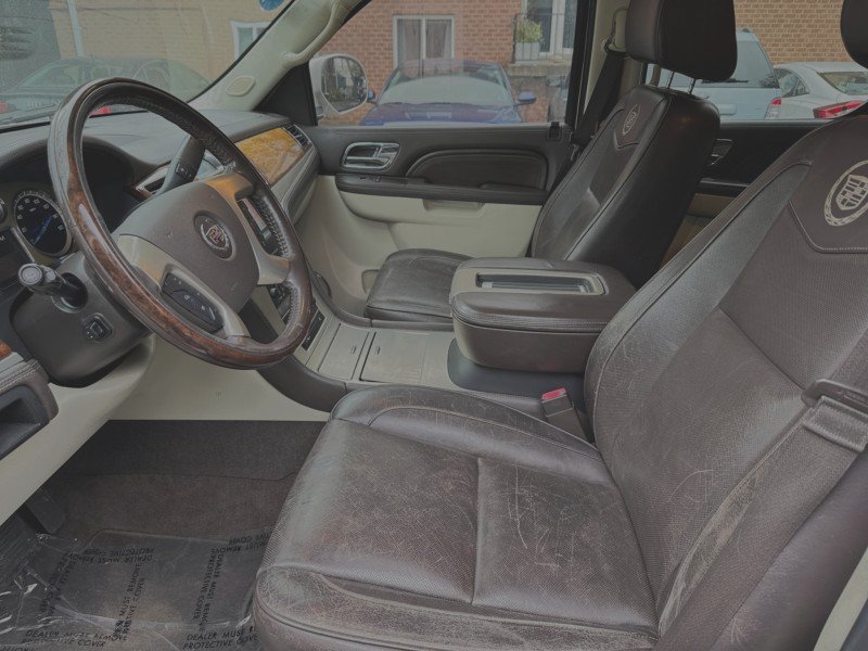 Used 2014 Cadillac Escalade ESV Platinum AWD/4WD image 16