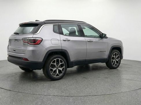 Used 2025 Jeep Compass Limited AWD/4WD image 9