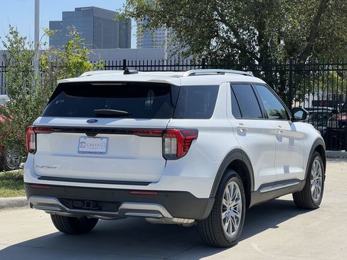 Used 2025 Ford Explorer Platinum image 4