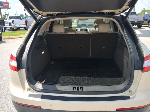 Used 2016 Lincoln MKX Reserve w/ Technology Package FWD image 20