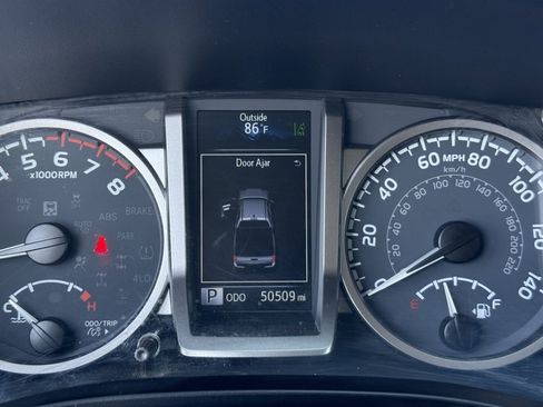 Used 2020 Toyota Tacoma SR5 image 22