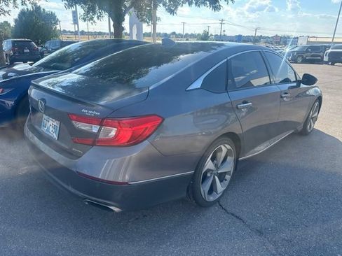 Used 2018 Honda Accord Touring image 4