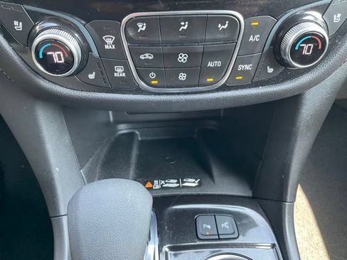Used 2024 Chevrolet Equinox Premier AWD/4WD image 7