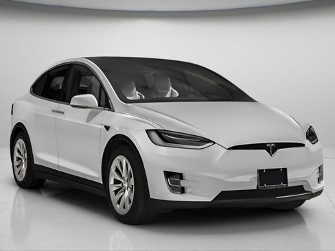 Used 2017 Tesla Model X 75D image 6
