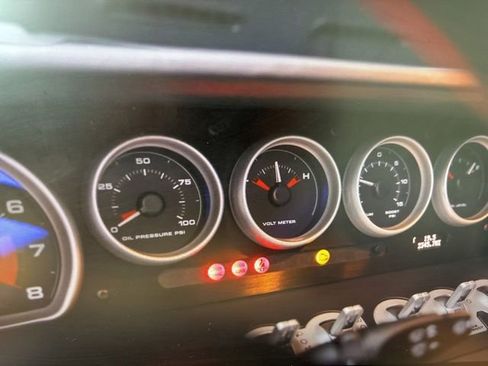 Used 2005 Ford GT RWD image 19