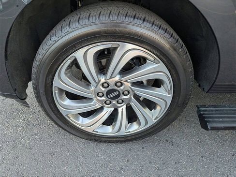 Used 2024 Lincoln Navigator L Reserve image 32