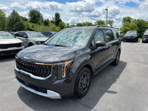 New 2026 Kia Carnival EX FWD image 1