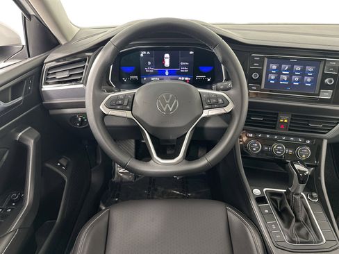 Used 2022 Volkswagen Jetta SE image 22