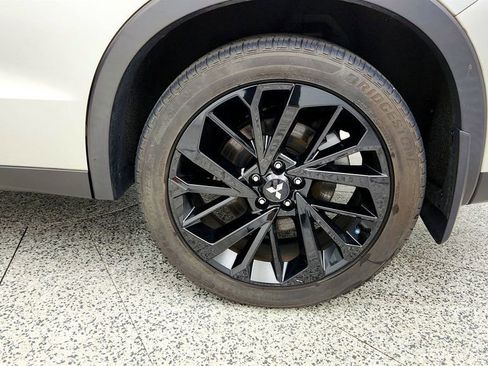 Used 2022 Mitsubishi Outlander SE AWD/4WD image 9
