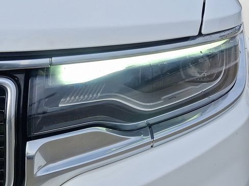 Used 2024 Jeep Wagoneer 4WD w/ Premium Group I image 8